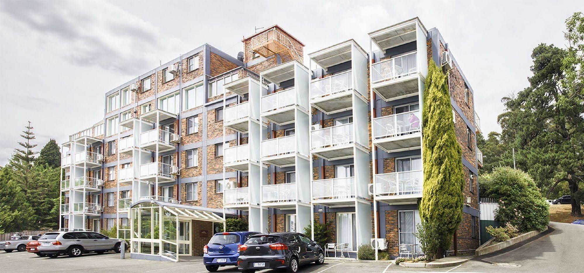 Adina Place Motel Apartments Launceston Extérieur photo